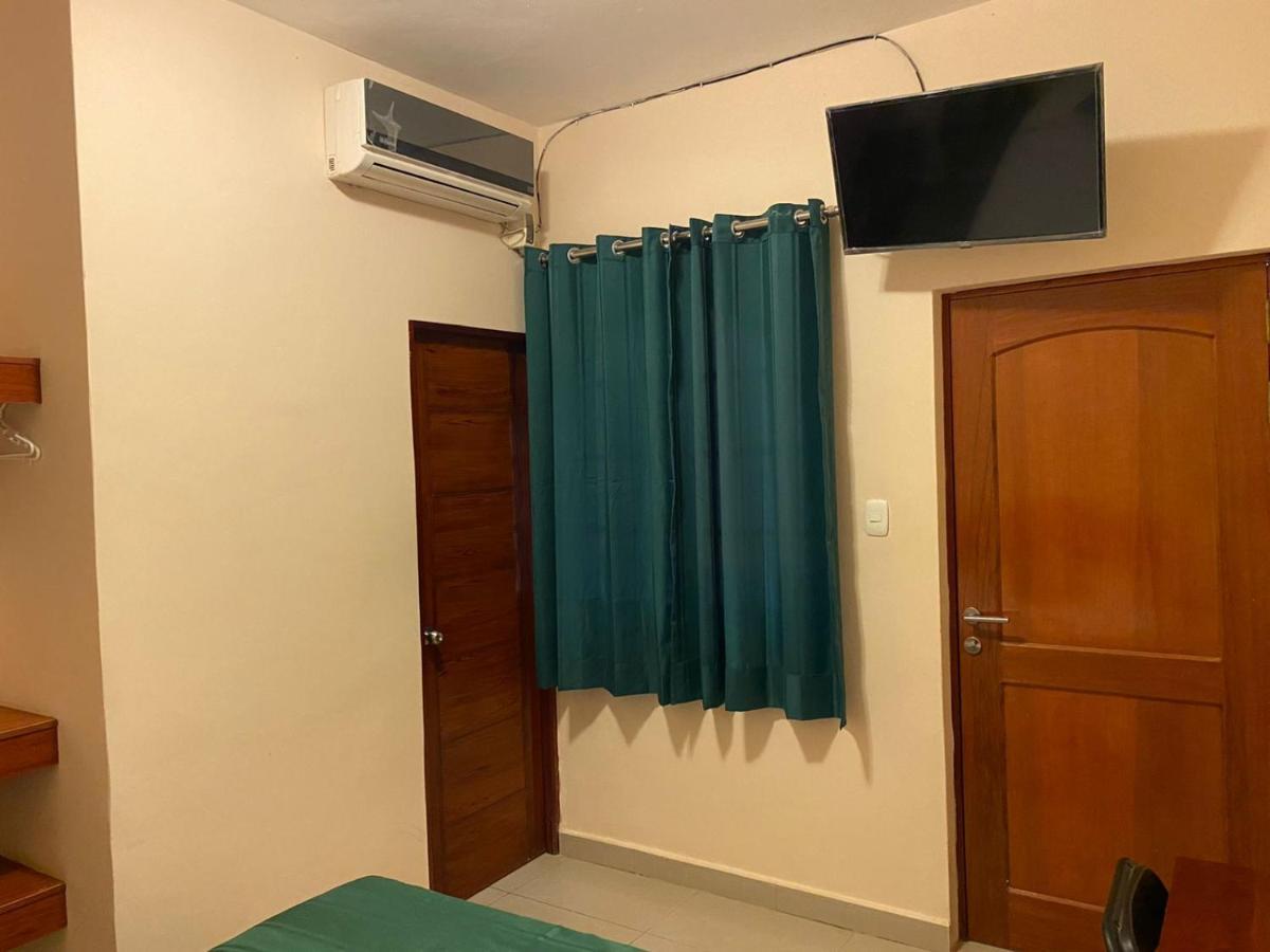 Tariri Hotel Пукальпа Екстер'єр фото
