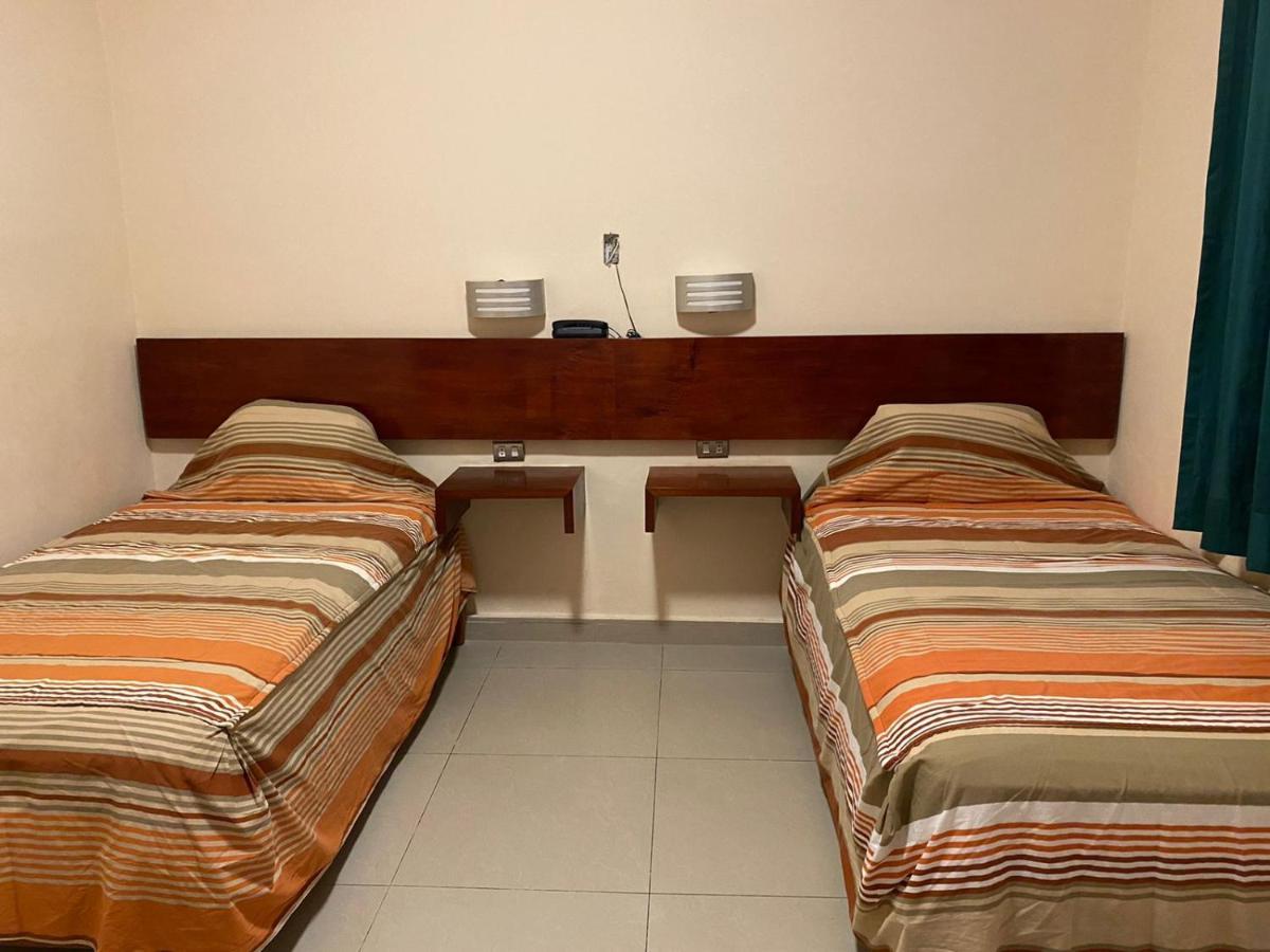 Tariri Hotel Пукальпа Екстер'єр фото