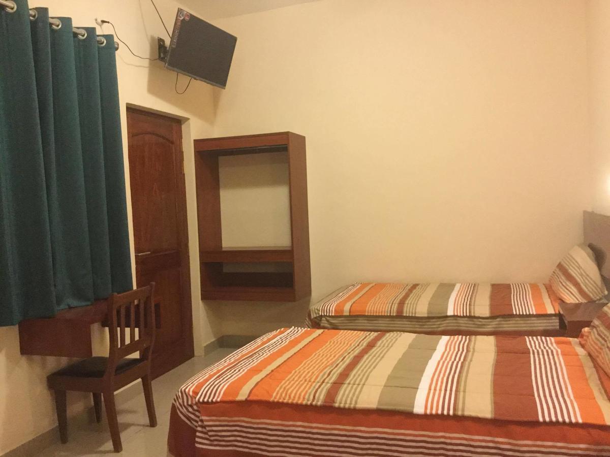 Tariri Hotel Пукальпа Екстер'єр фото