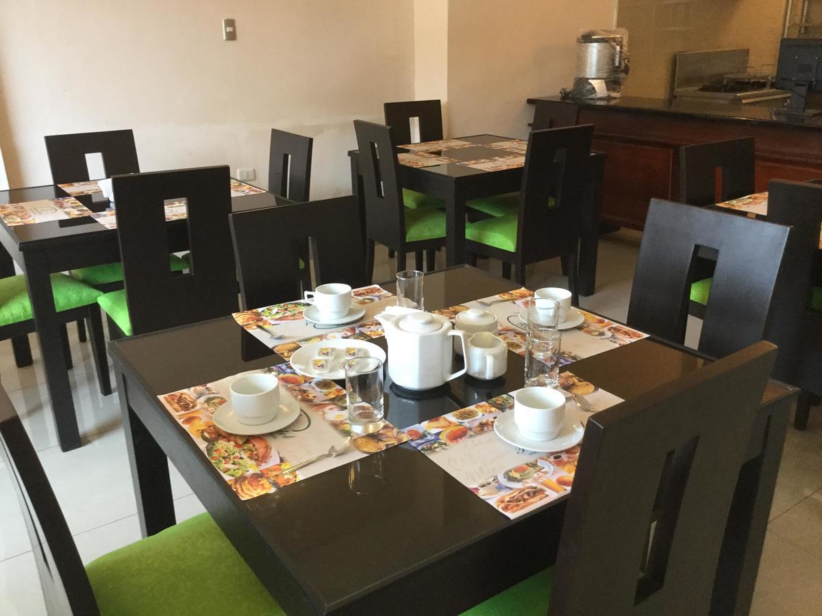 Tariri Hotel Пукальпа Екстер'єр фото