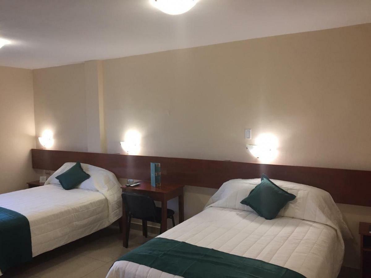 Tariri Hotel Пукальпа Екстер'єр фото